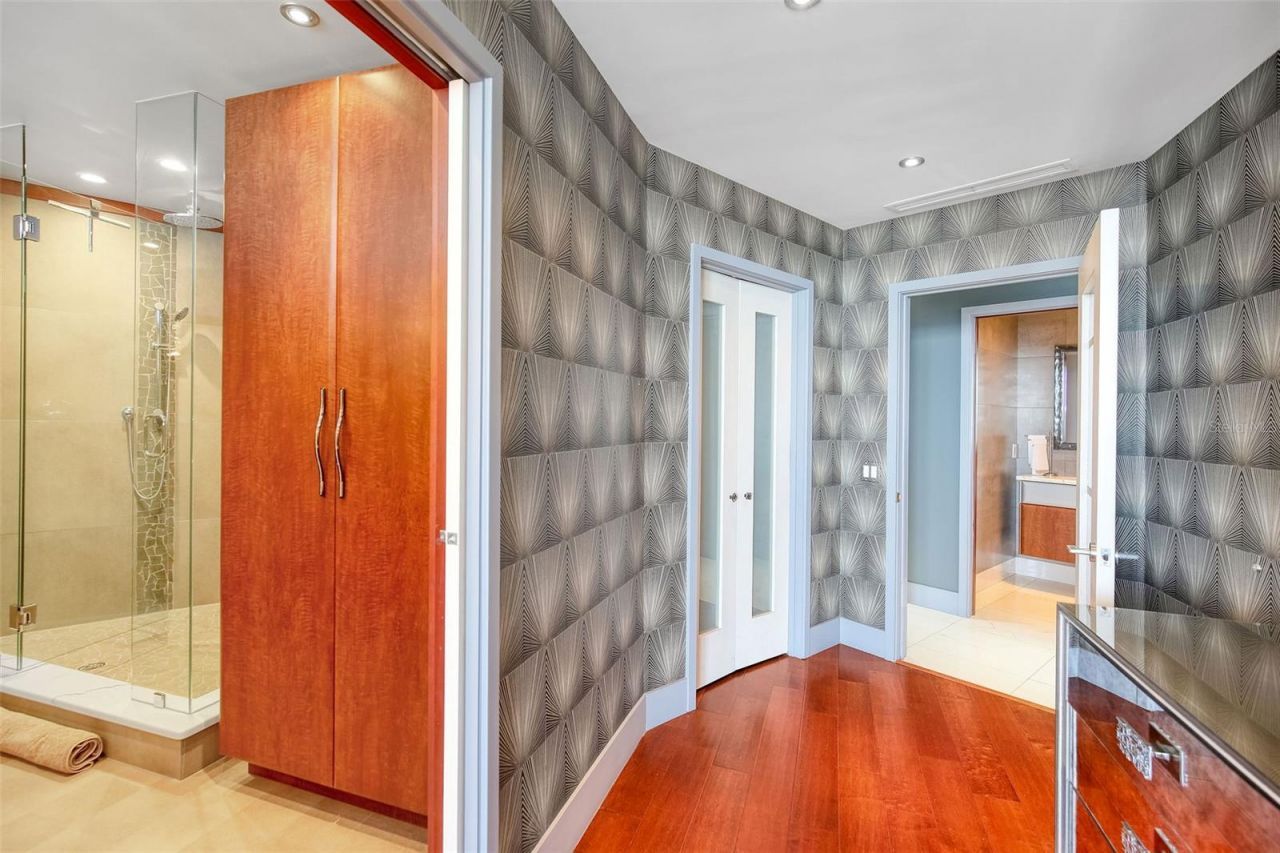 175 1st Street S, Unit 3103, Saint Petersburg, FL 33701 Photo