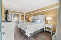 601 Retreat Beach Circle photo 4