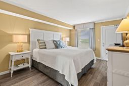 601 Retreat Beach Circle photo 4