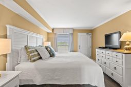 601 Retreat Beach Circle photo 4