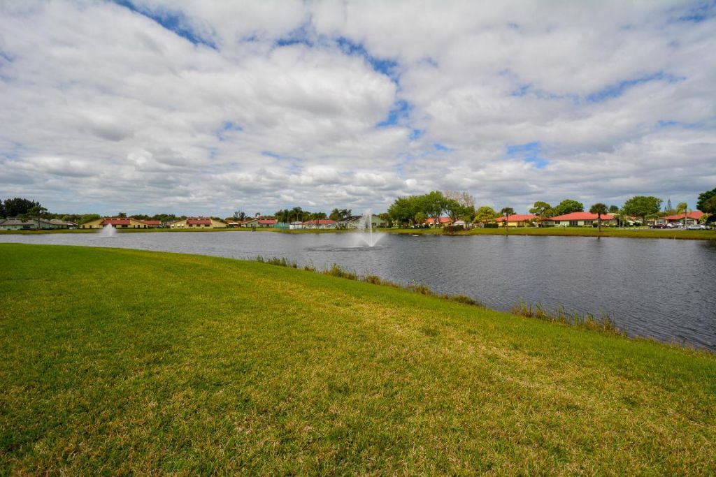 1775 Lakefront C2 Boulevard, Unit 2, Fort Pierce, FL 34982 Photo