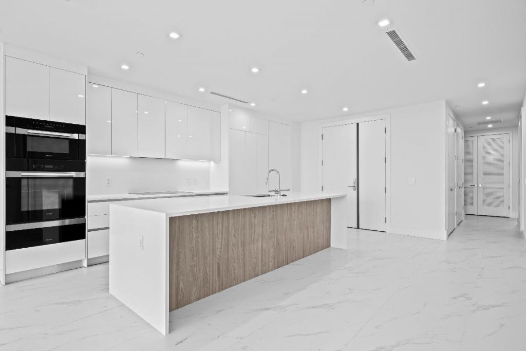 220 Lake Shore Drive, Unit 1608, Lake Park, FL 33403 Photo