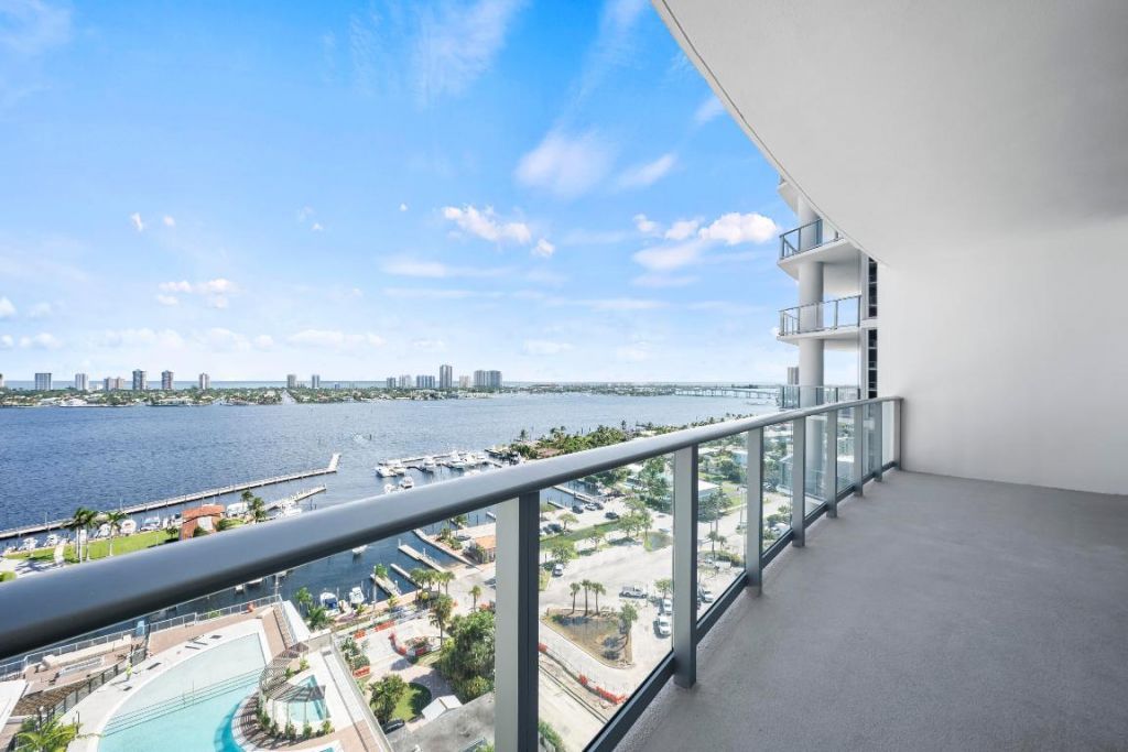 220 Lake Shore Drive, Unit 1608, Lake Park, FL 33403 Photo