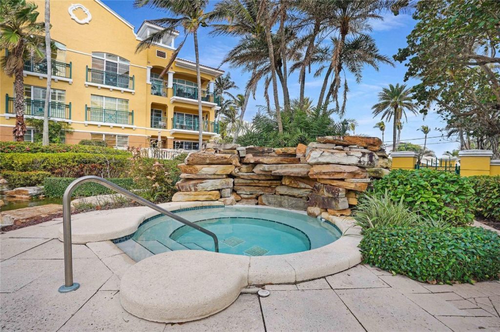 1228 Hillsboro Mile, Unit 202, Hillsboro Beach, FL 33062 Photo