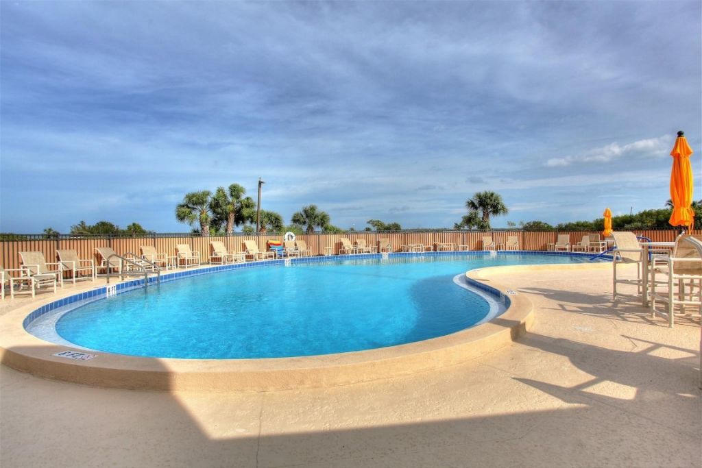 6175 S Mirror Lake Drive, Unit 301, Sebastian, FL 32958 Photo