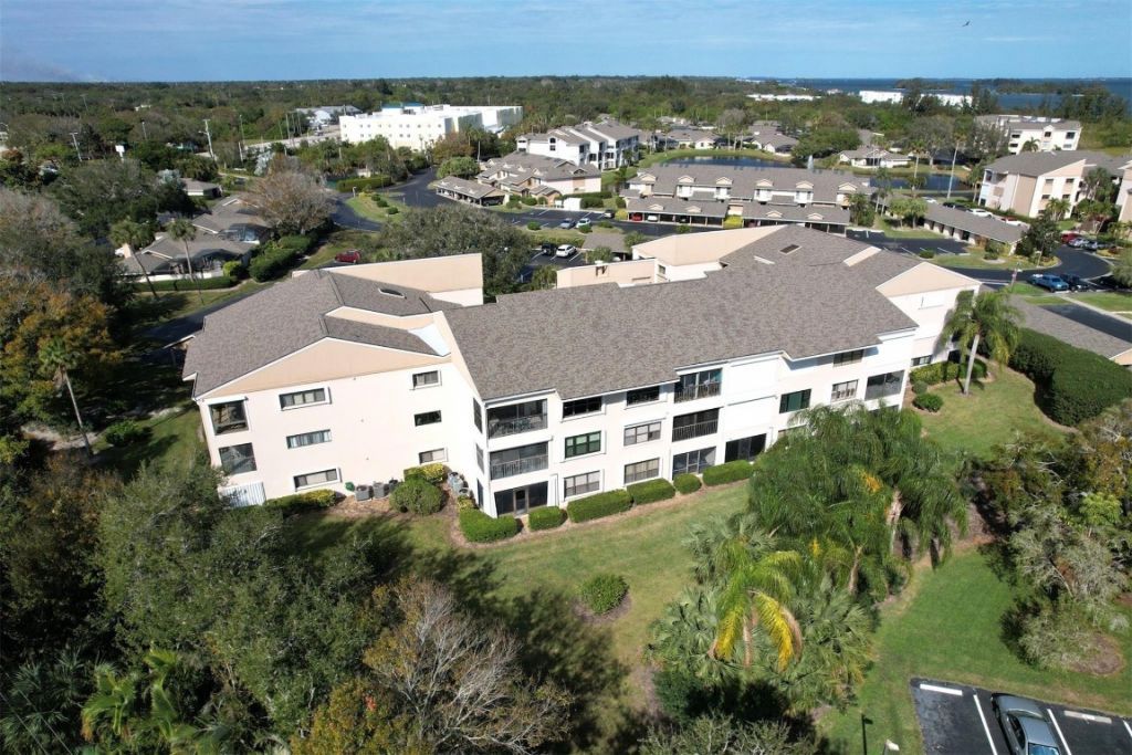 6175 S Mirror Lake Drive, Unit 301, Sebastian, FL 32958 Photo