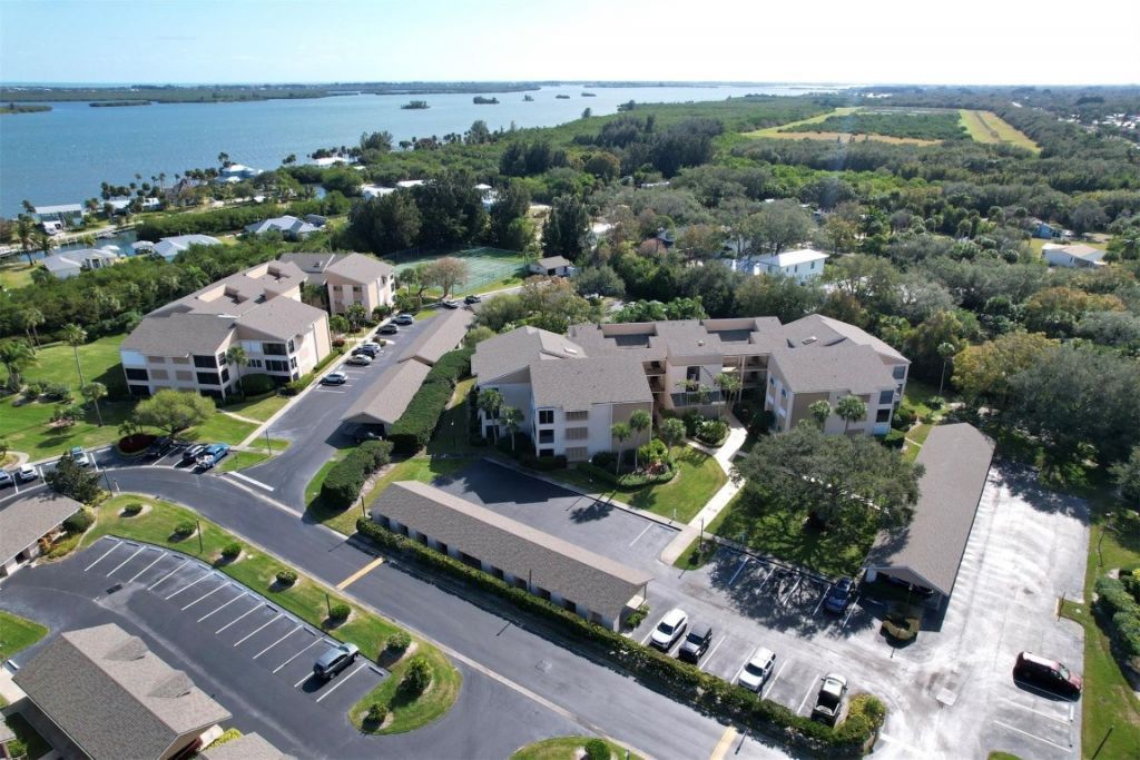 6175 S Mirror Lake Drive, Unit 301, Sebastian, FL 32958 Photo