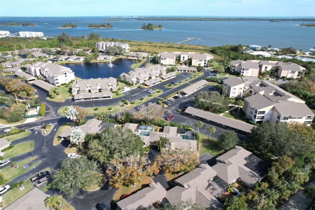 6175 S Mirror Lake Drive, Unit 301, Sebastian, FL 32958 Photo