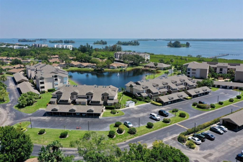 6175 S Mirror Lake Drive, Unit 301, Sebastian, FL 32958 Photo