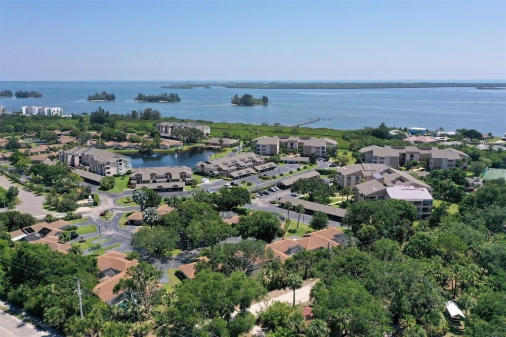 6175 S Mirror Lake Drive, Unit 301, Sebastian, FL 32958 Photo