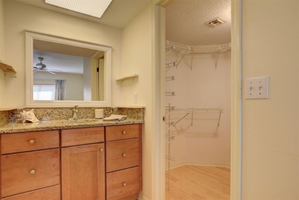 6175 S Mirror Lake Drive, Unit 301, Sebastian, FL 32958 Photo