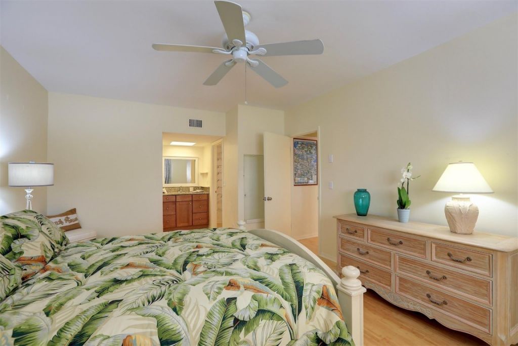 6175 S Mirror Lake Drive, Unit 301, Sebastian, FL 32958 Photo