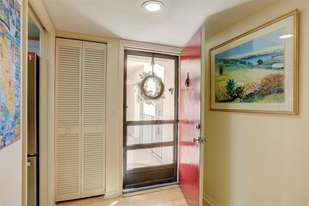 6175 S Mirror Lake Drive, Unit 301, Sebastian, FL 32958 Photo