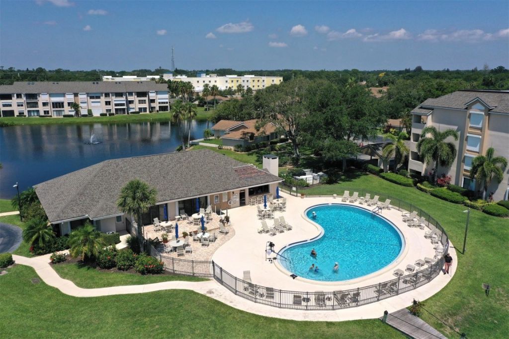 6175 S Mirror Lake Drive, Unit 301, Sebastian, FL 32958 Photo