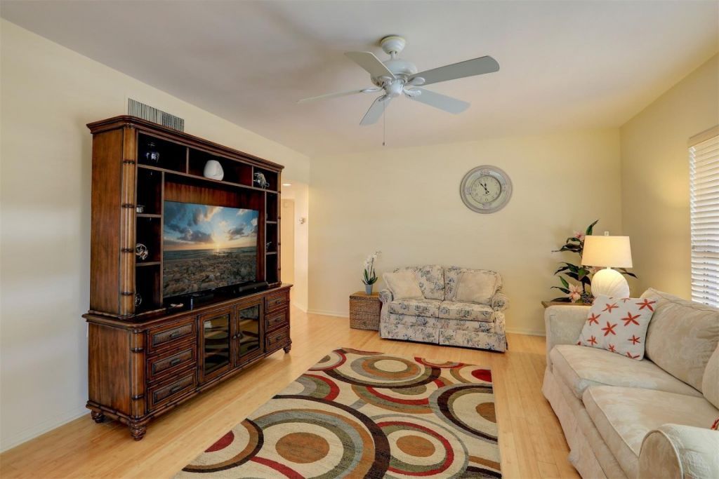 6175 S Mirror Lake Drive, Unit 301, Sebastian, FL 32958 Photo