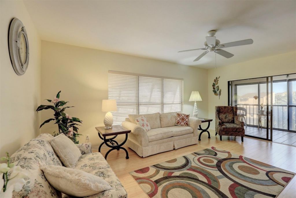 6175 S Mirror Lake Drive, Unit 301, Sebastian, FL 32958 Photo