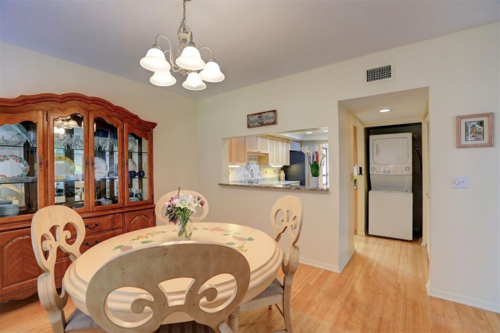 6175 S Mirror Lake Drive, Unit 301, Sebastian, FL 32958 Photo