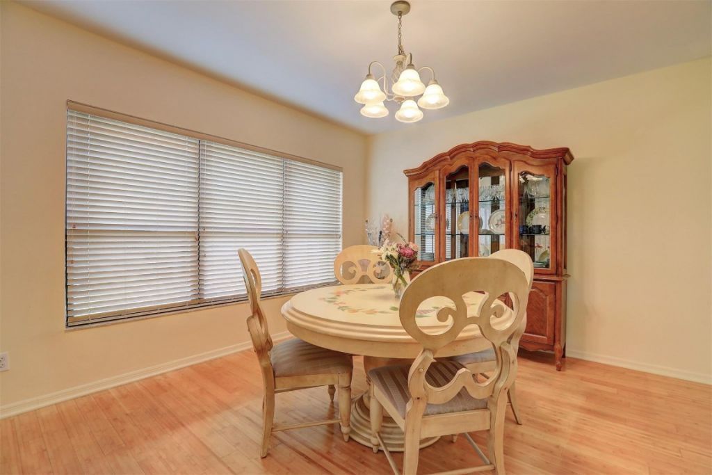 6175 S Mirror Lake Drive, Unit 301, Sebastian, FL 32958 Photo