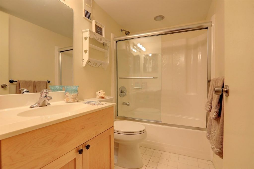 6175 S Mirror Lake Drive, Unit 301, Sebastian, FL 32958 Photo