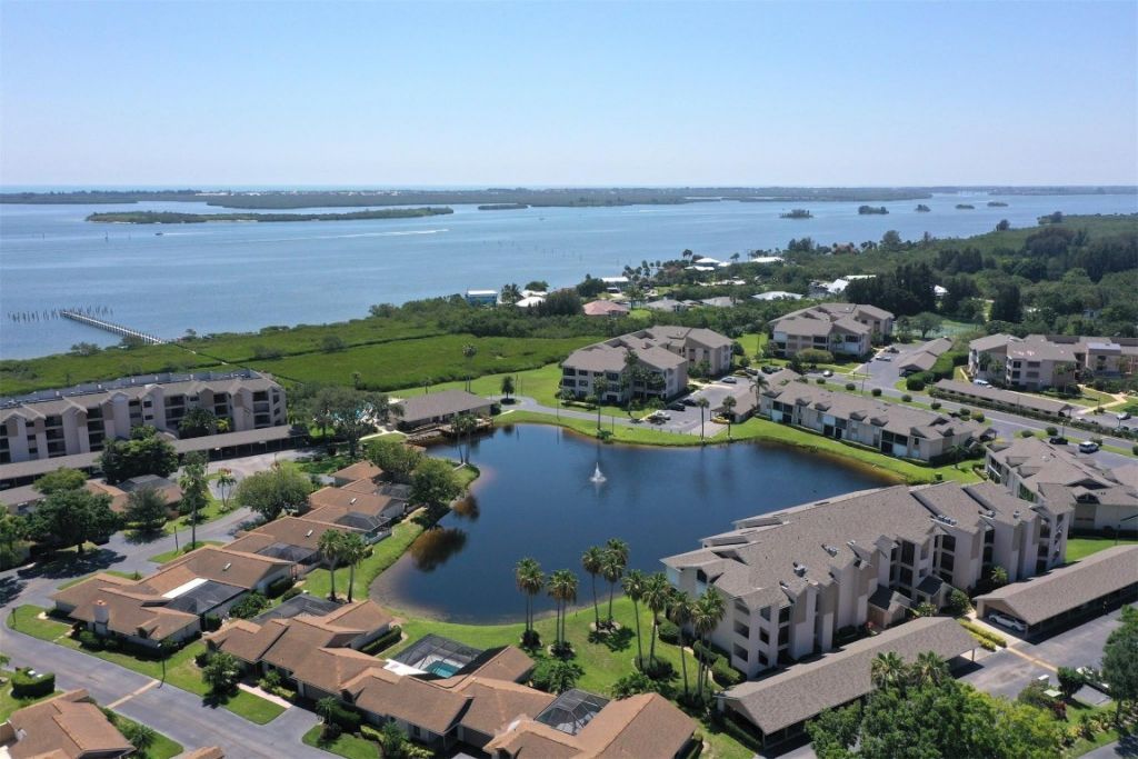 6175 S Mirror Lake Drive, Unit 301, Sebastian, FL 32958 Photo