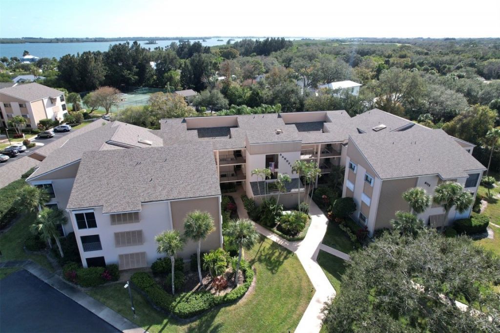 6175 S Mirror Lake Drive, Unit 301, Sebastian, FL 32958 Photo