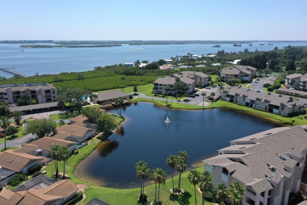 6175 S Mirror Lake Drive, Unit 301, Sebastian, FL 32958 Photo