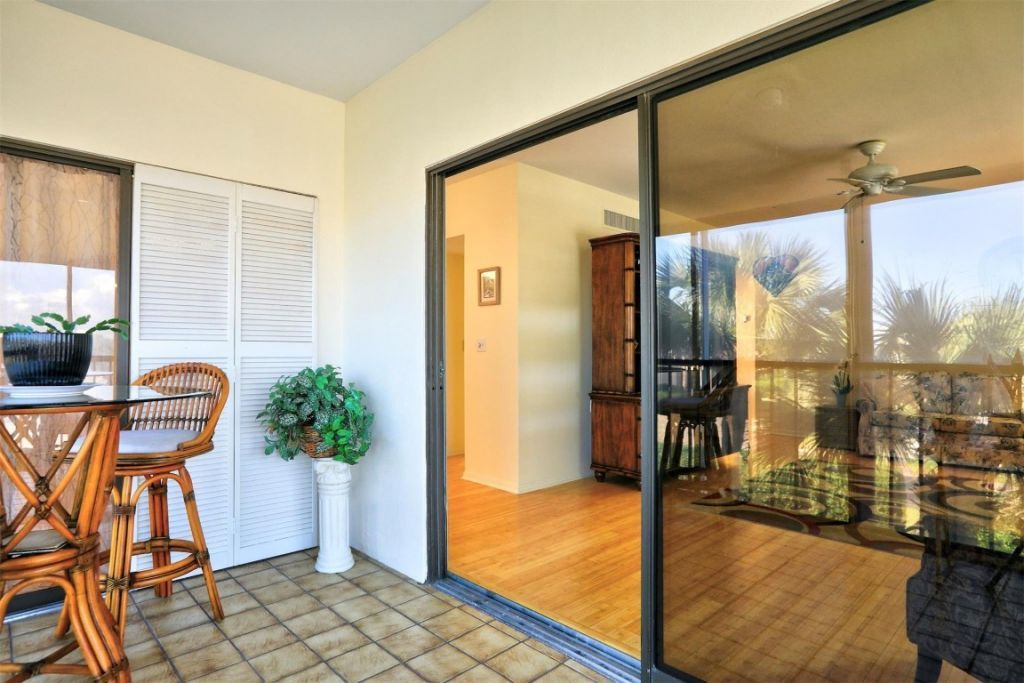 6175 S Mirror Lake Drive, Unit 301, Sebastian, FL 32958 Photo