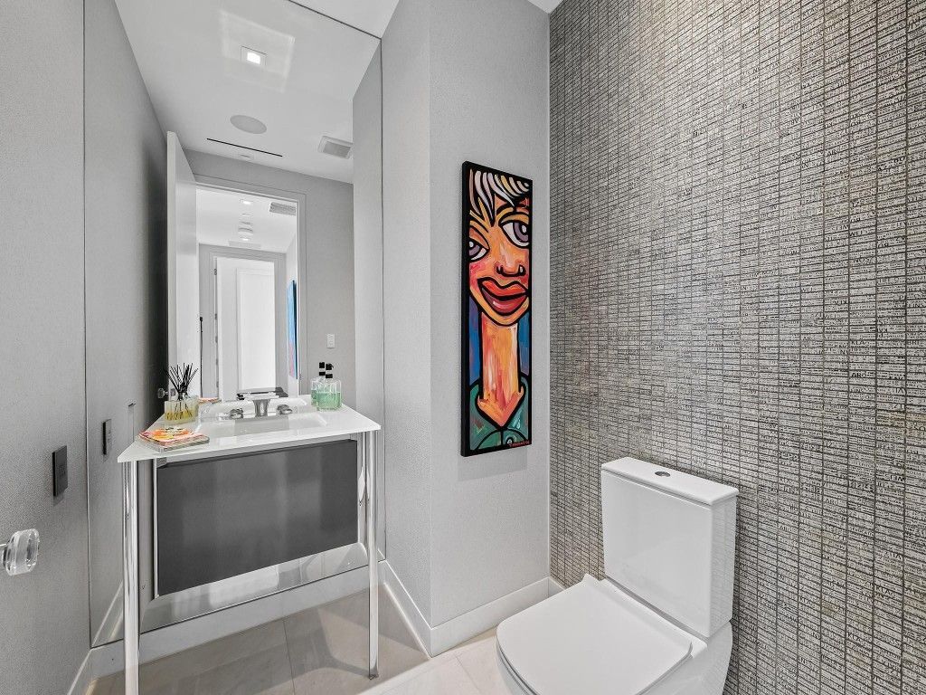 21 Isle Of Venice Drive, Unit 301, Fort Lauderdale, FL 33301 Photo