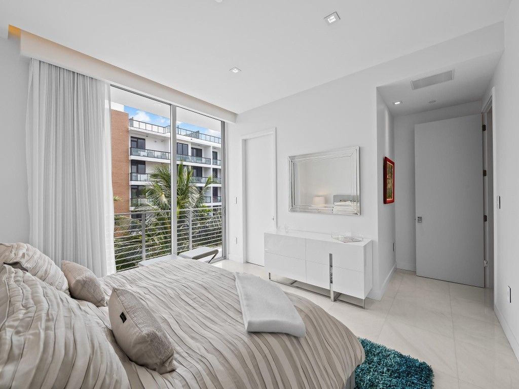 21 Isle Of Venice Drive, Unit 301, Fort Lauderdale, FL 33301 Photo