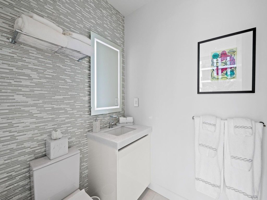 21 Isle Of Venice Drive, Unit 301, Fort Lauderdale, FL 33301 Photo