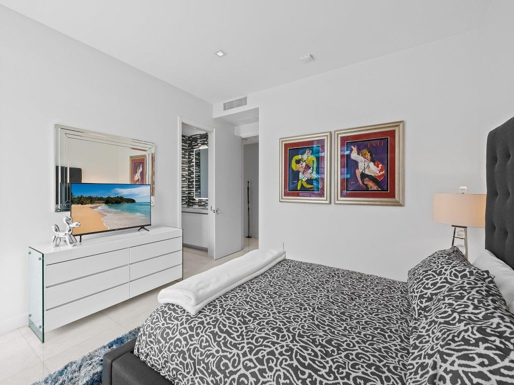 21 Isle Of Venice Drive, Unit 301, Fort Lauderdale, FL 33301 Photo