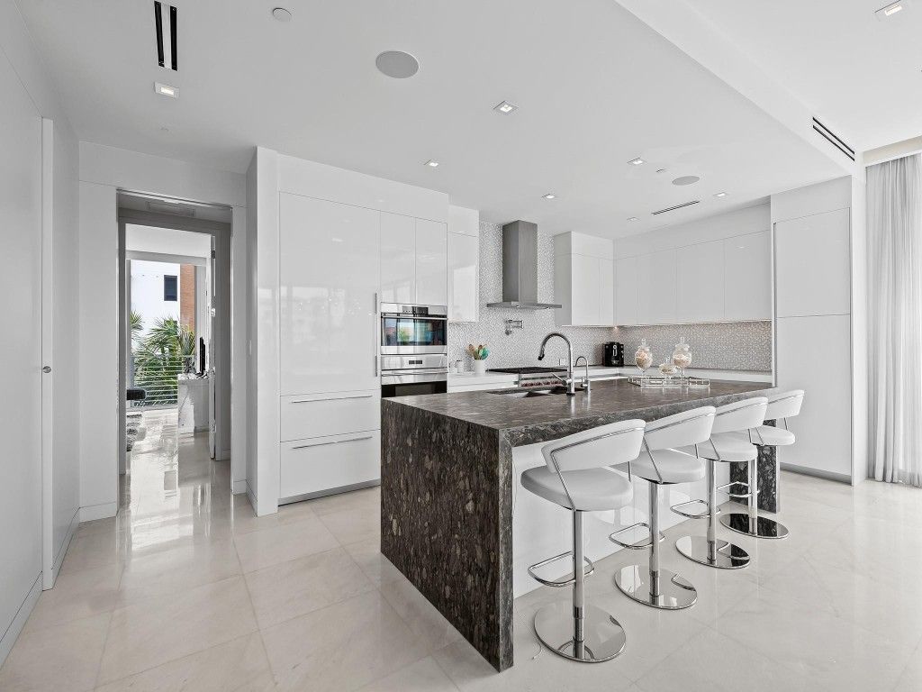 21 Isle Of Venice Drive, Unit 301, Fort Lauderdale, FL 33301 Photo