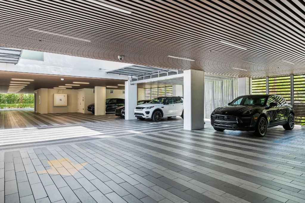 21 Isle Of Venice Drive, Unit 301, Fort Lauderdale, FL 33301 Photo