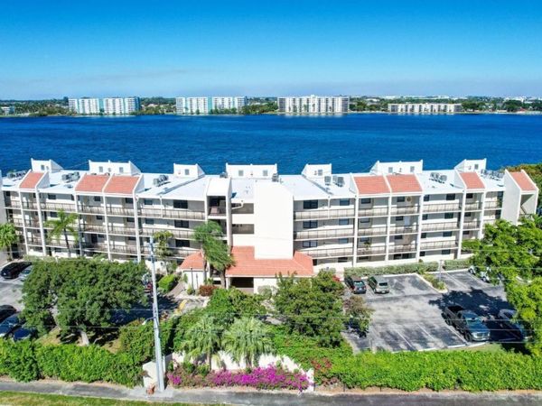 115 Lake Emerald Drive, Unit 403, Oakland Park, FL 33309