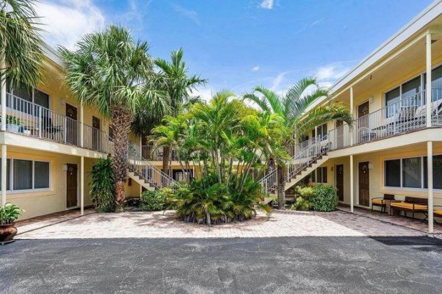 1649 SE 4th Street, Deerfield Beach, FL 33441 Photo