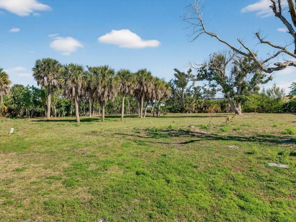 408 Tiree Cir, Sanibel, FL 33957