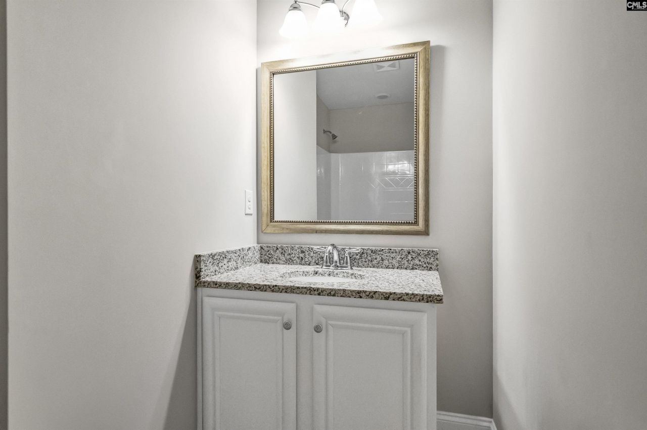 627 Pinnacle Way Photo 24