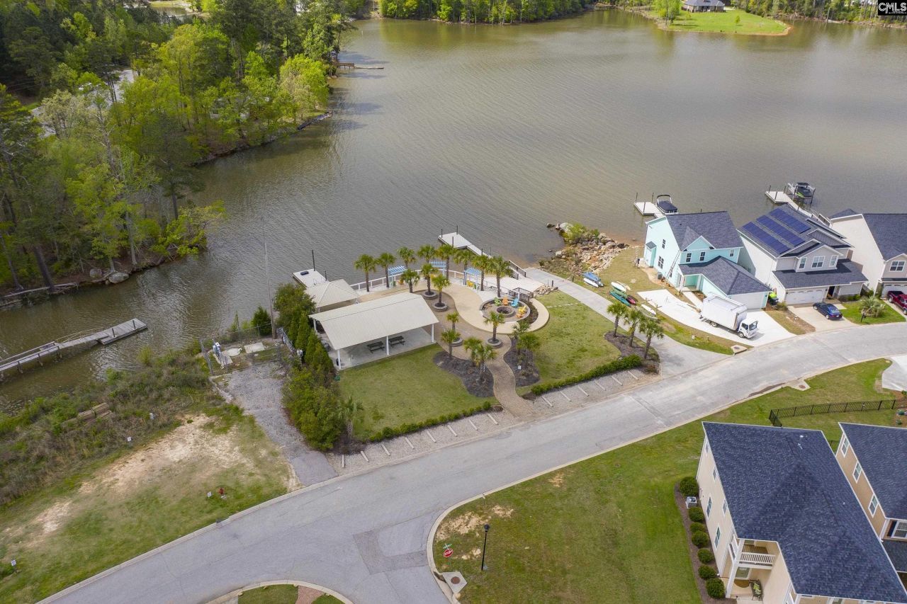 627 Pinnacle Way Photo 4