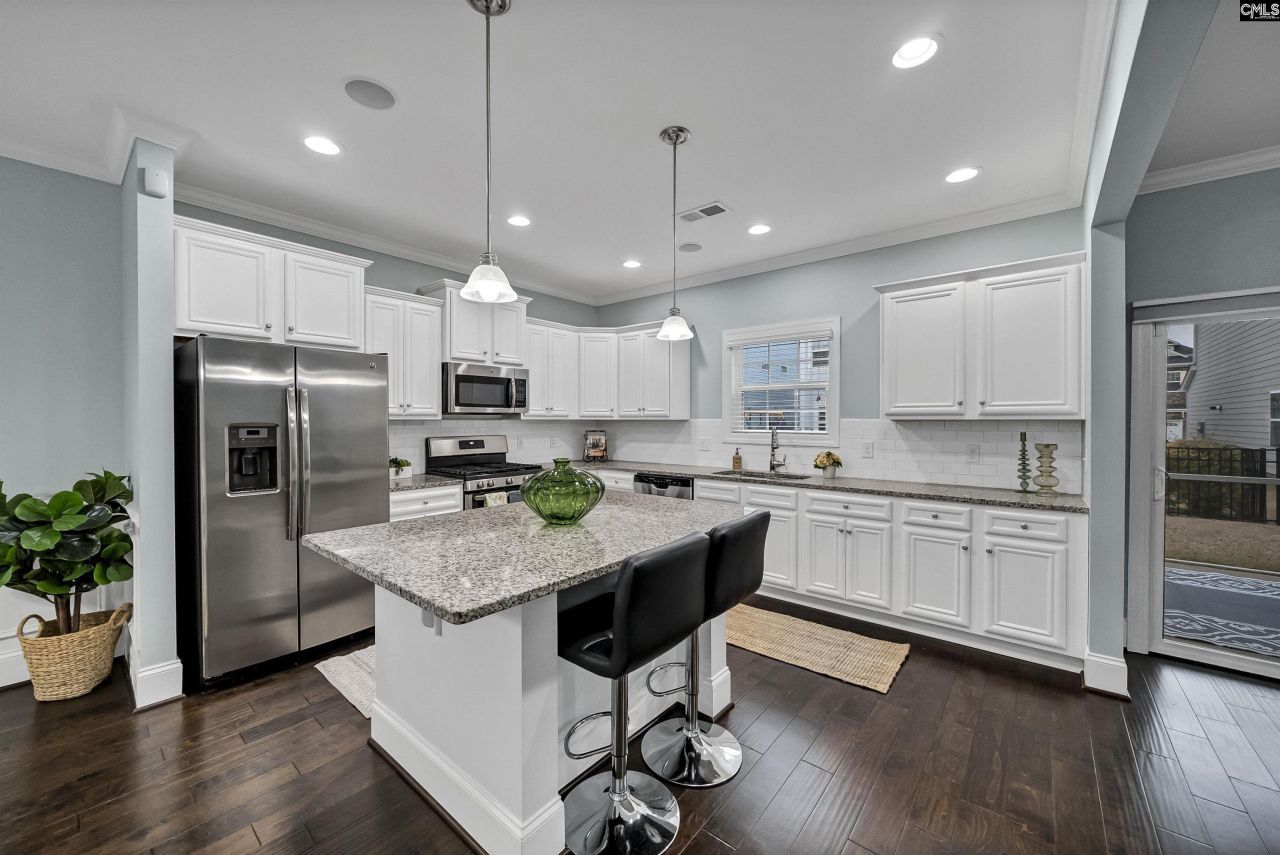 627 Pinnacle Way Photo 5