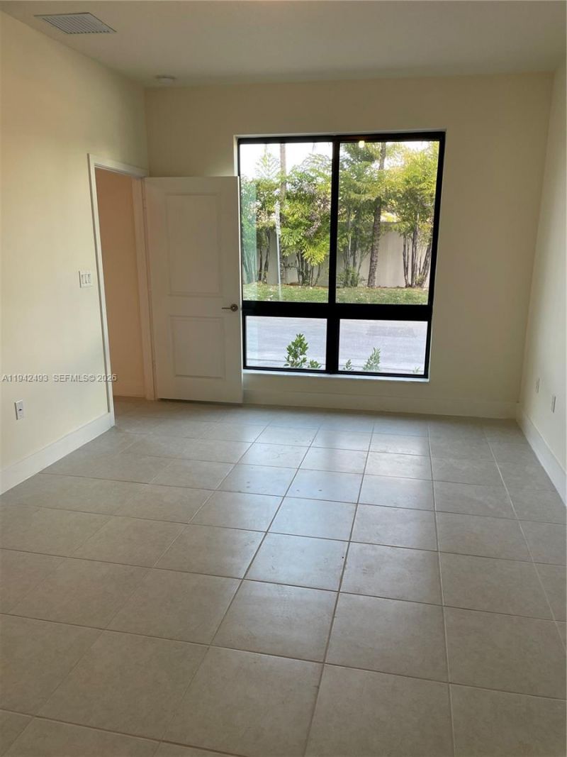 8001 NW 41st St , Unit F-108, Doral, FL 33166 Photo