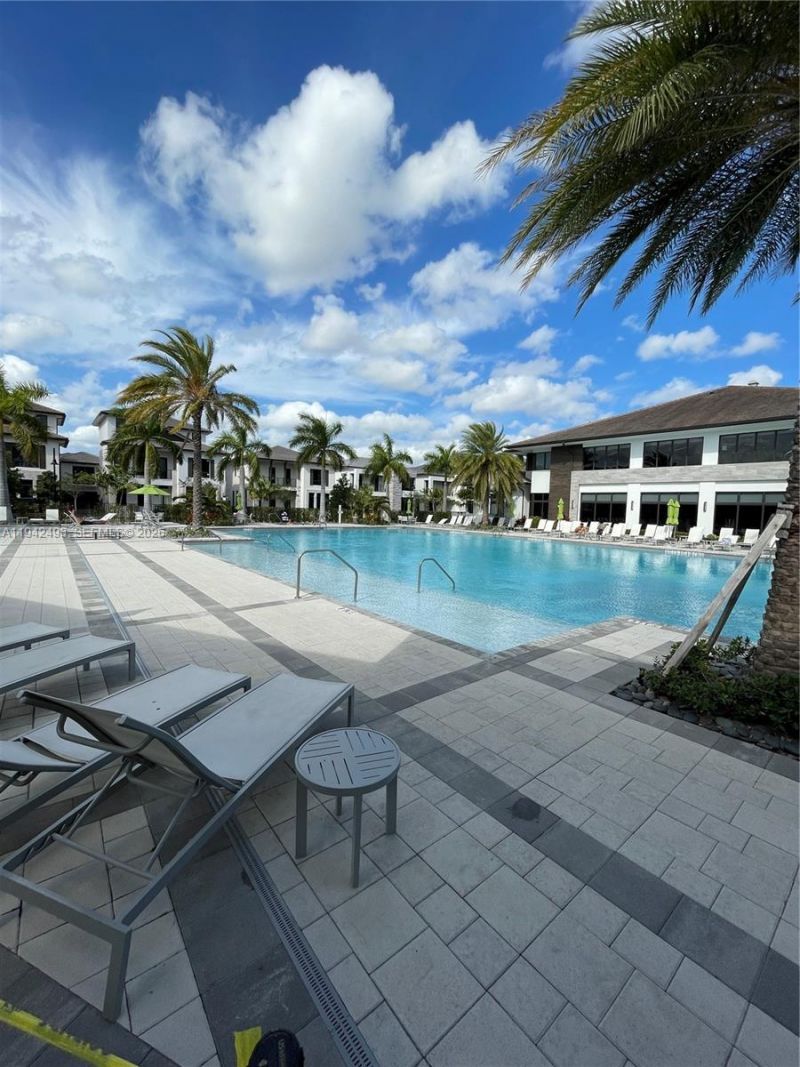 8001 NW 41st St , Unit F-108, Doral, FL 33166 Photo