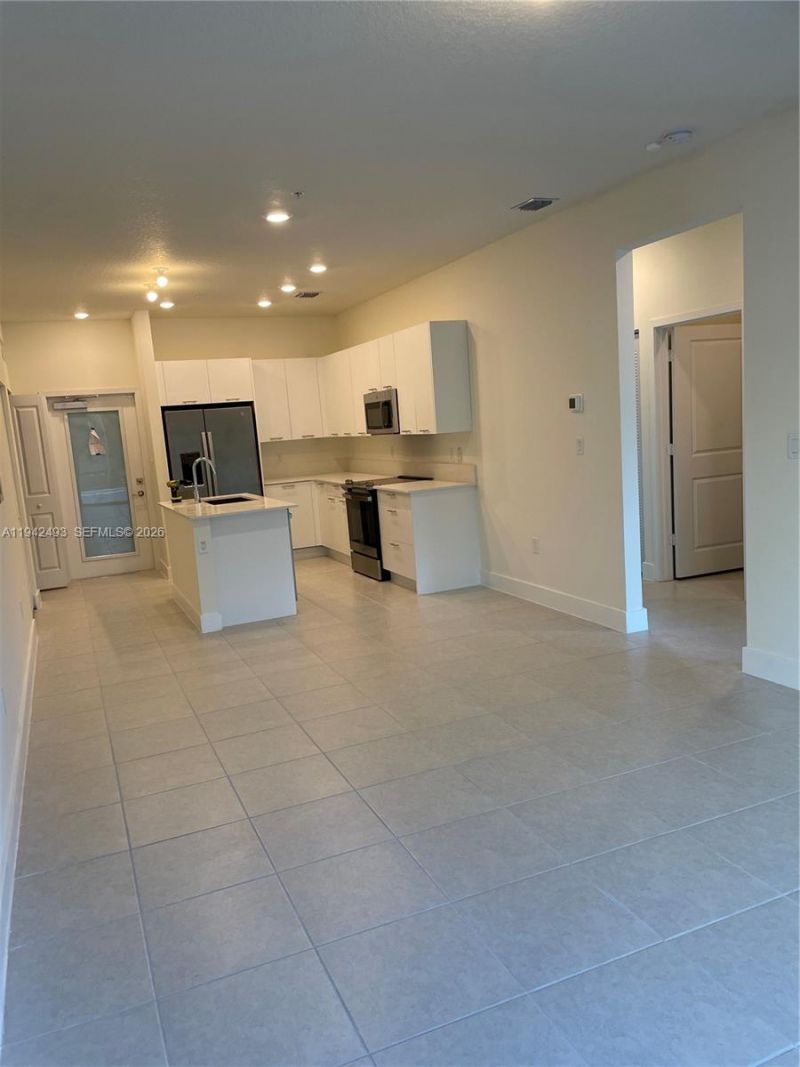 8001 NW 41st St , Unit F-108, Doral, FL 33166 Photo