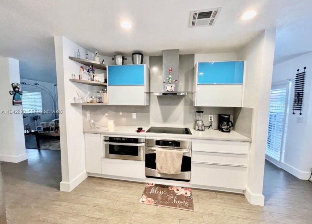 155 Granada Ave, Weston, FL 33326 Photo