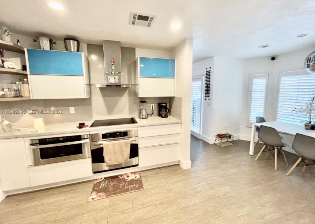 155 Granada Ave, Weston, FL 33326 Photo