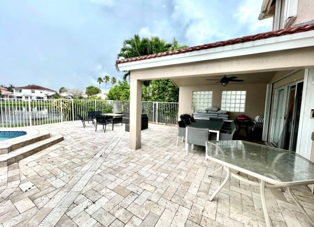 155 Granada Ave, Weston, FL 33326 Photo