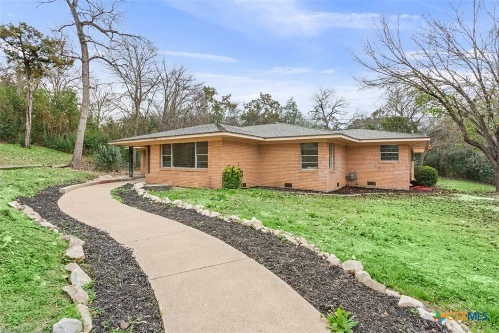 3213 W Avenue T, Temple, TX 76504 Main Photo