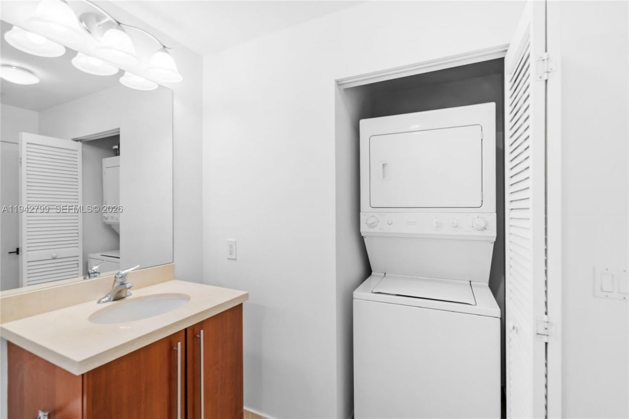 1111 SW 1st Ave, Unit 2222-N, Miami, FL 33130 Photo