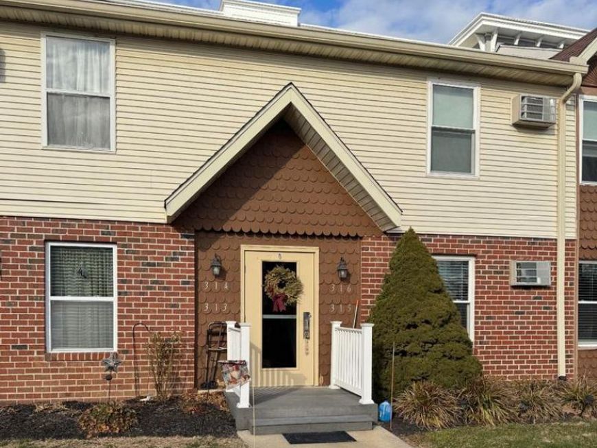 315 Walnut Court Way, Unit 15, Kennett Square, PA 19348 Main Photo