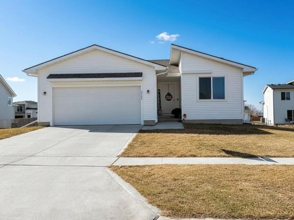 3504 Wolf Creek Road SW, Bondurant, IA 50035