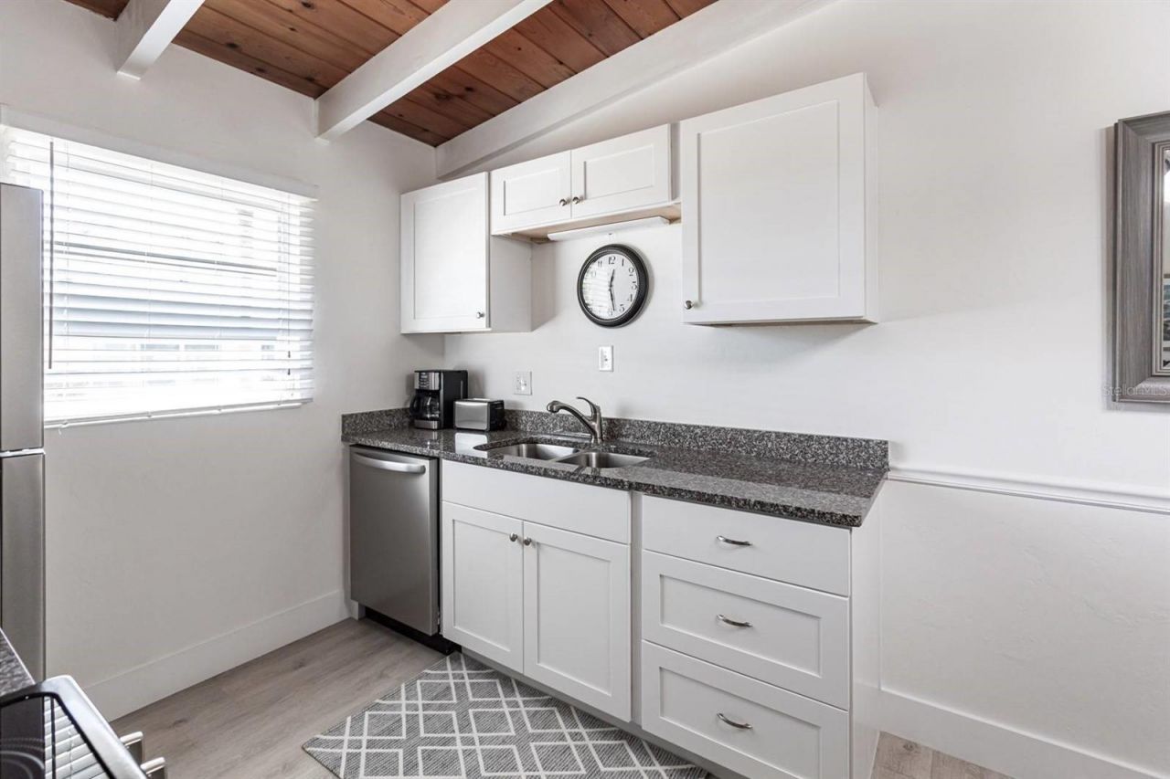 6006 Midnight Pass Road, Unit 14, Sarasota, FL 34242 Photo